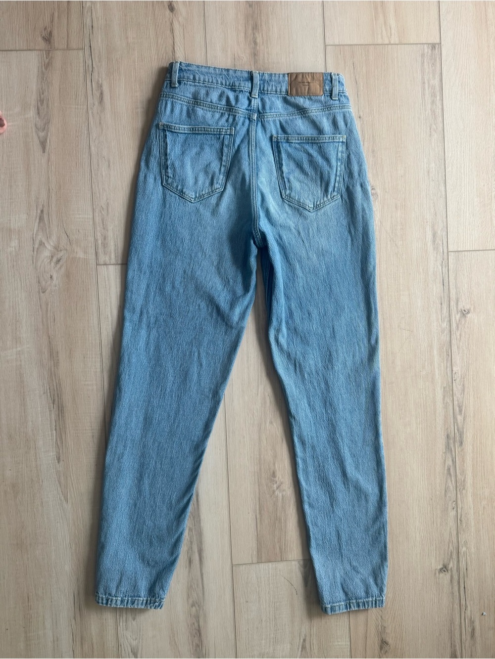 Vero Moda “Jane” High-rise Girlfriend Jeans. Size 26/32 - Picture 2 of 5